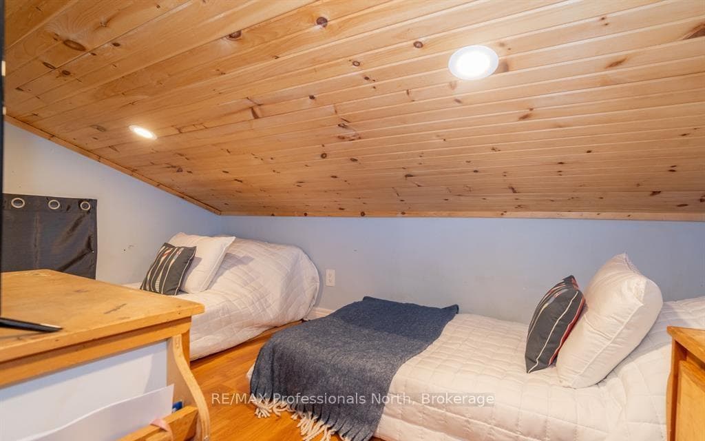 899 KATRINE Road photo 27