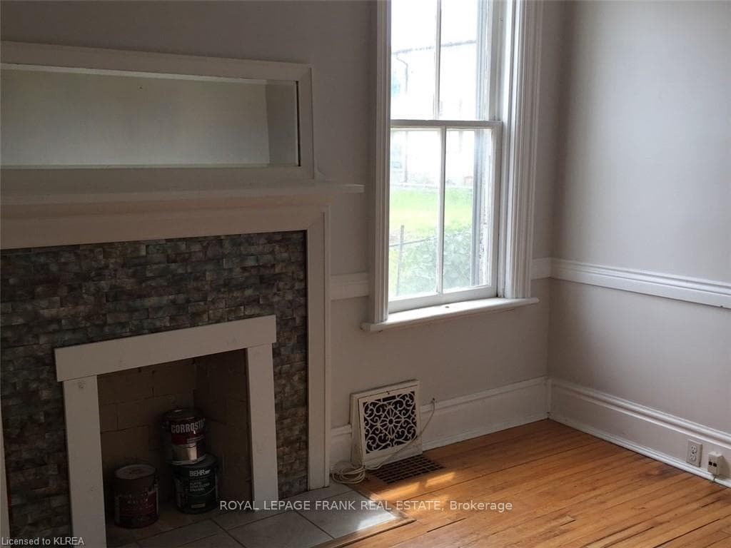 Dining Rm/ Second Bedroom
