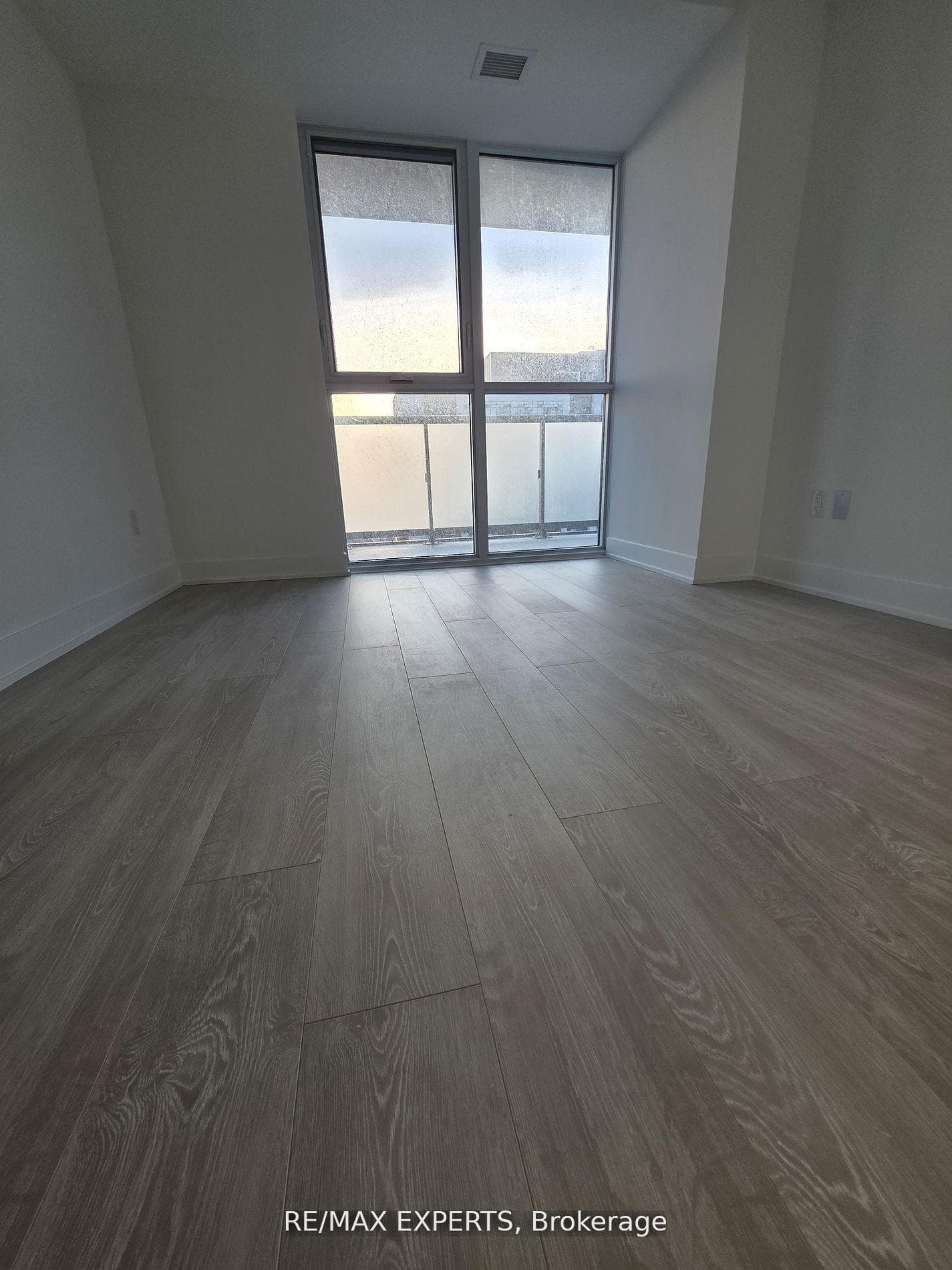 2545 Simcoe Street Unit 2414 photo 15
