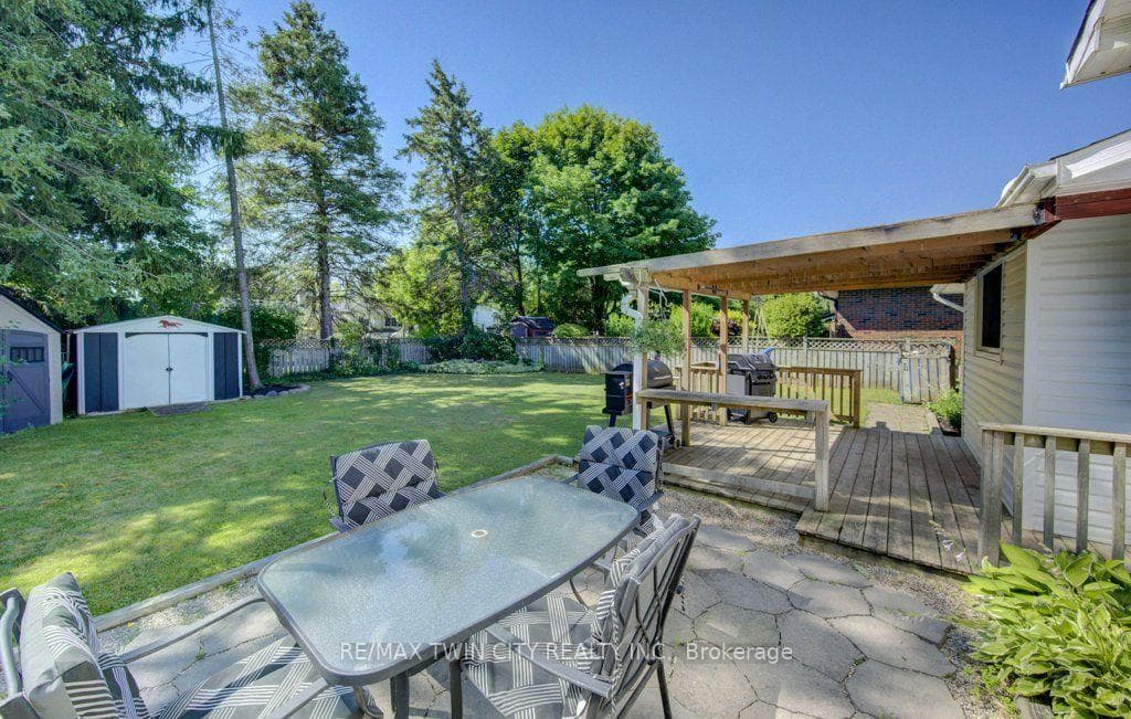 61 Windsor Street photo 39