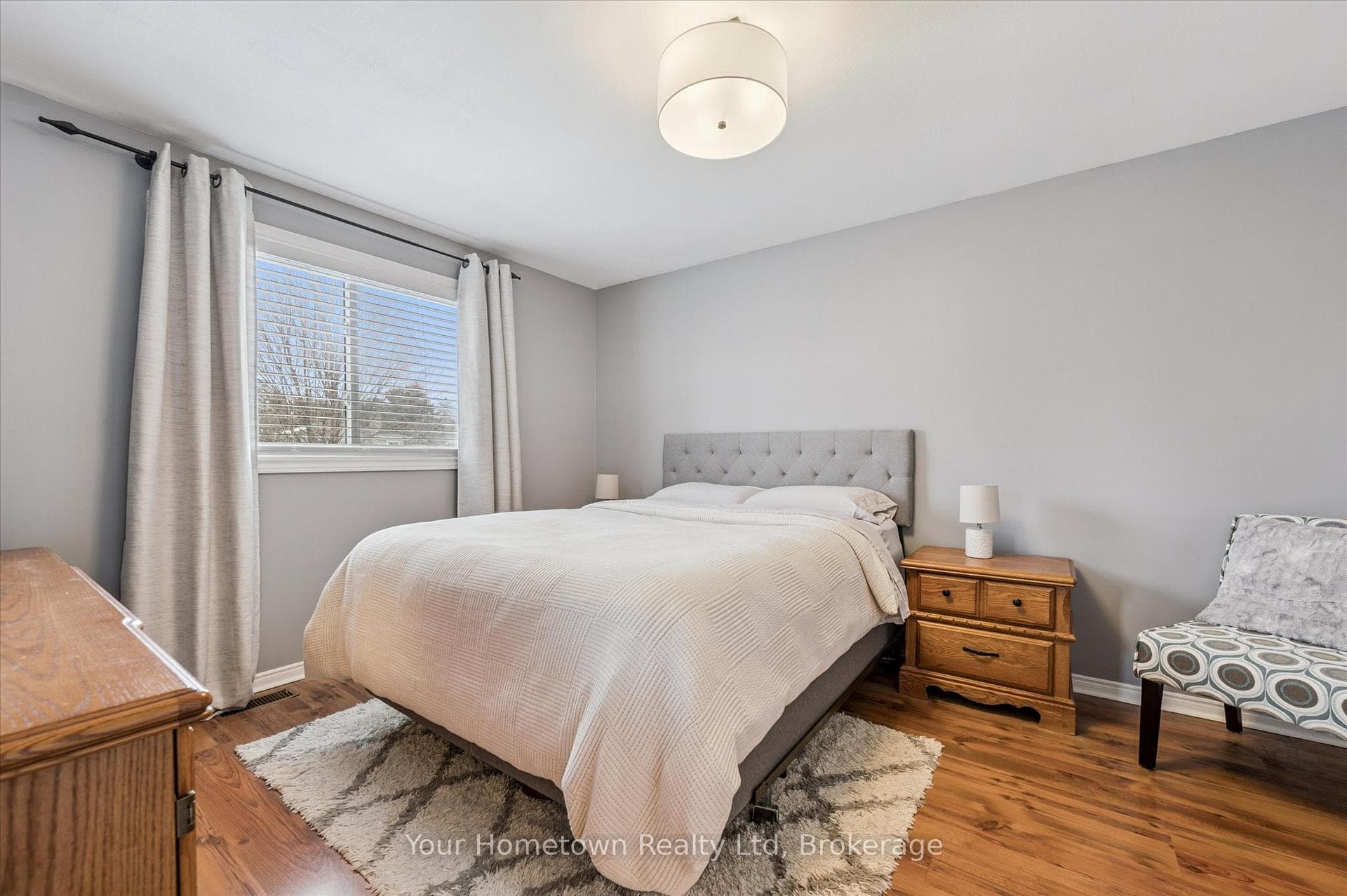666 Holman Crescent photo 26
