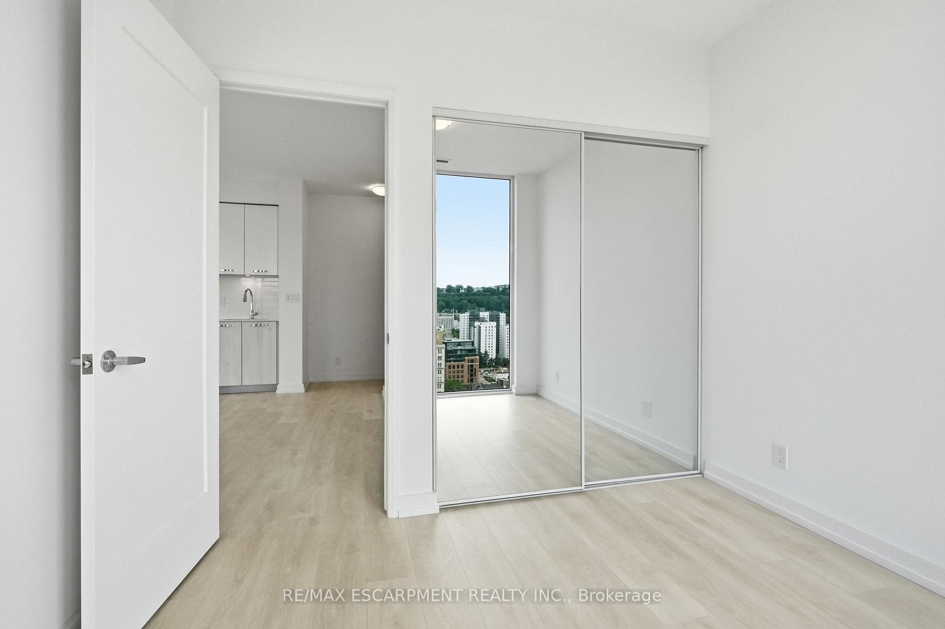 75 JAMES Street Unit 2017 photo 16