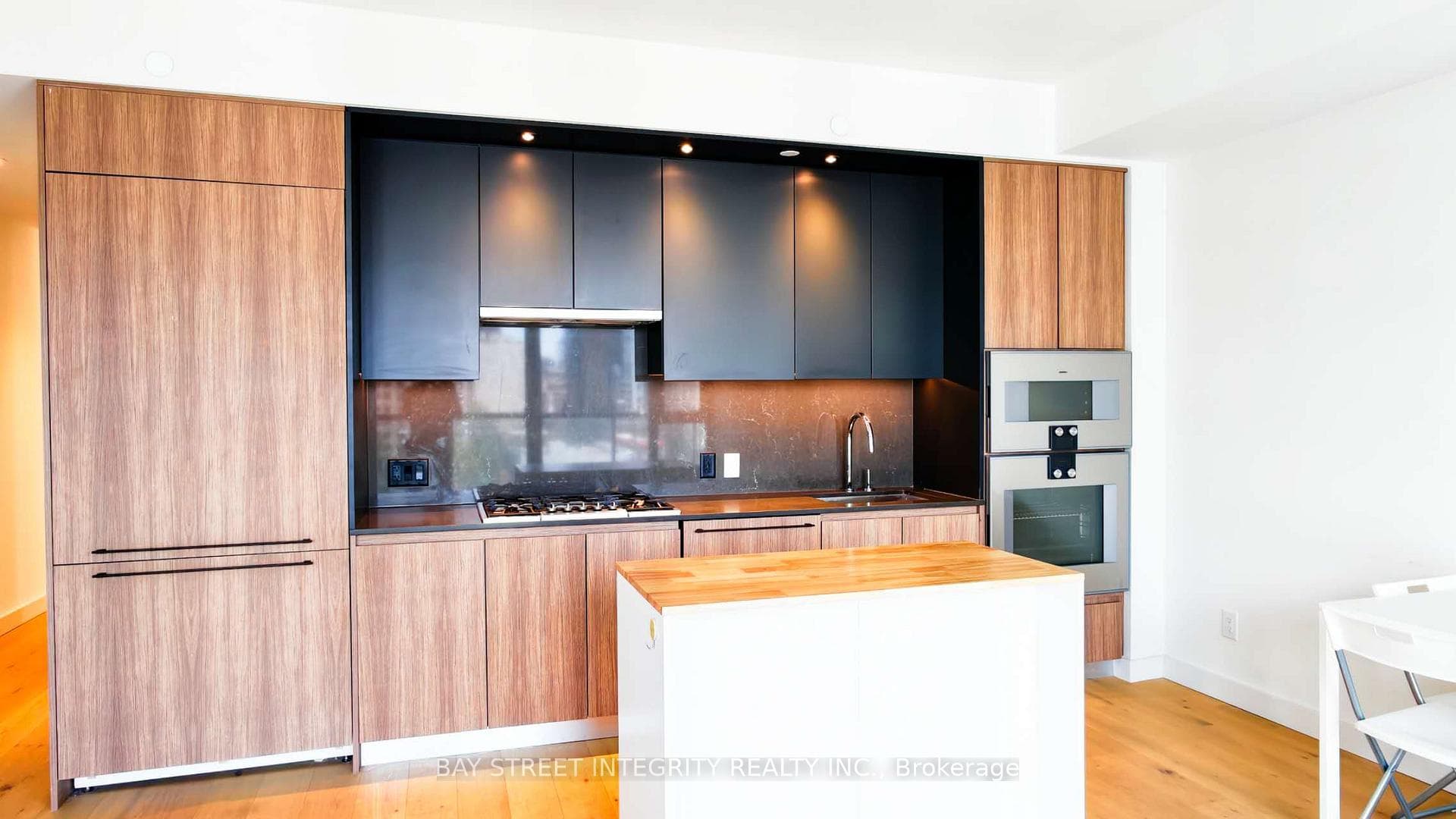 81 Wellesley Street Unit 1005 photo 6