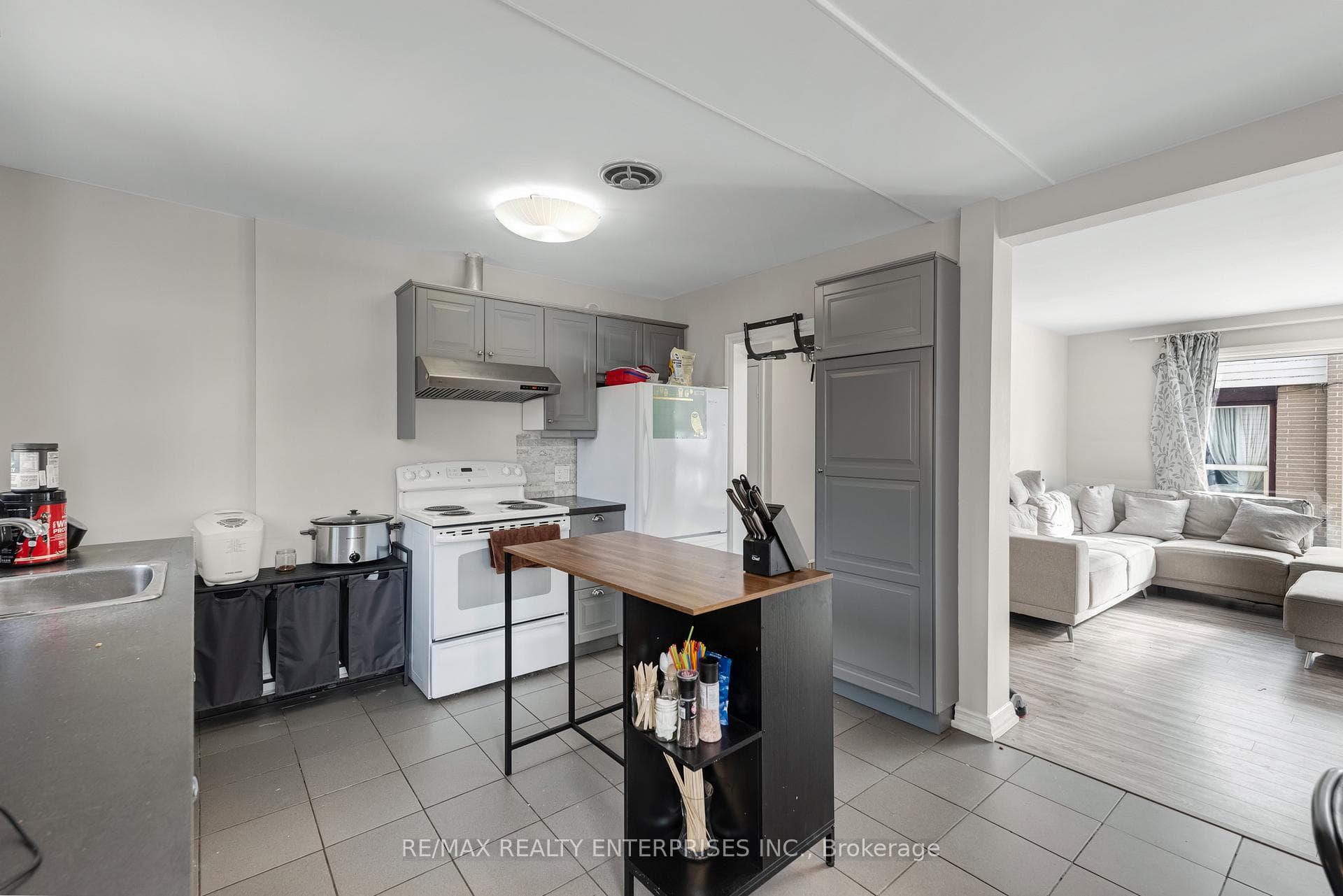 1227 Argreen Road photo 9