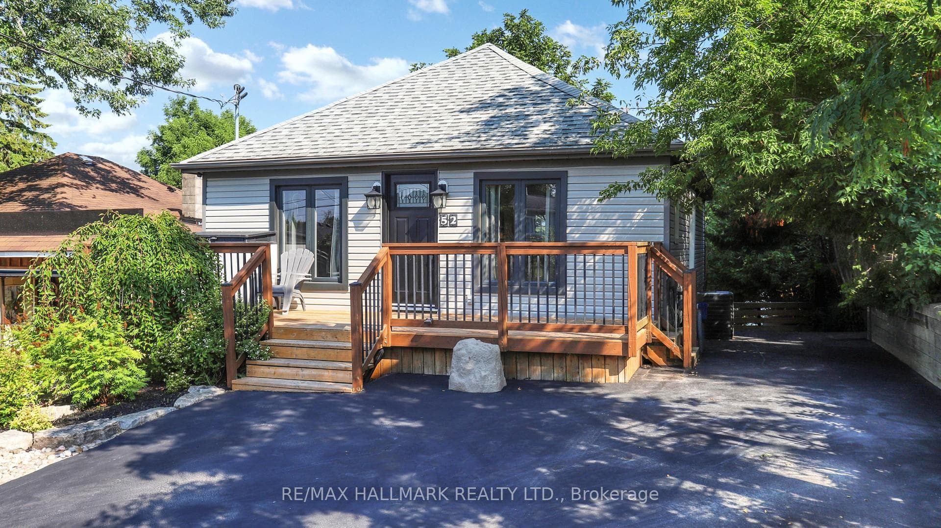 52 Windsor Drive photo 2