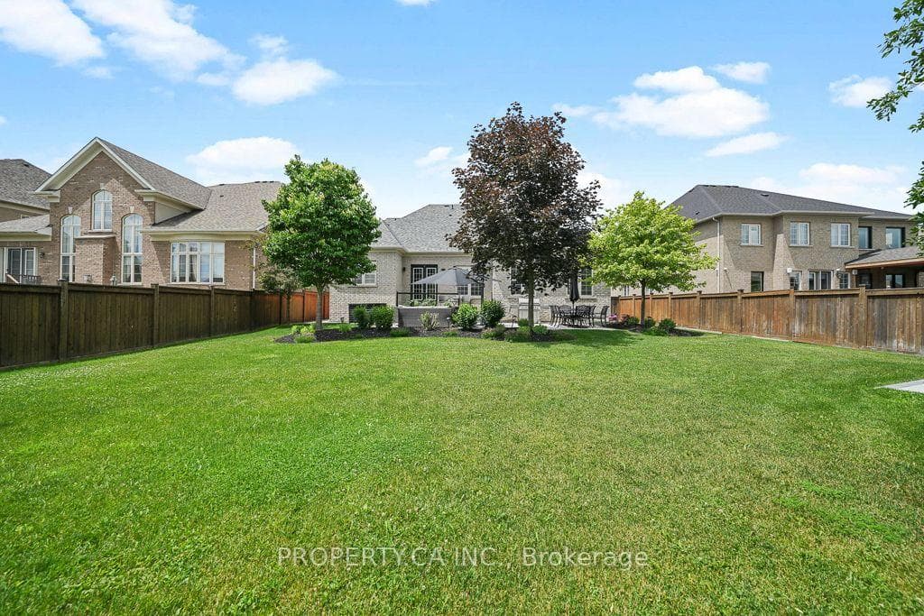 81 Parkheights Trail photo 34