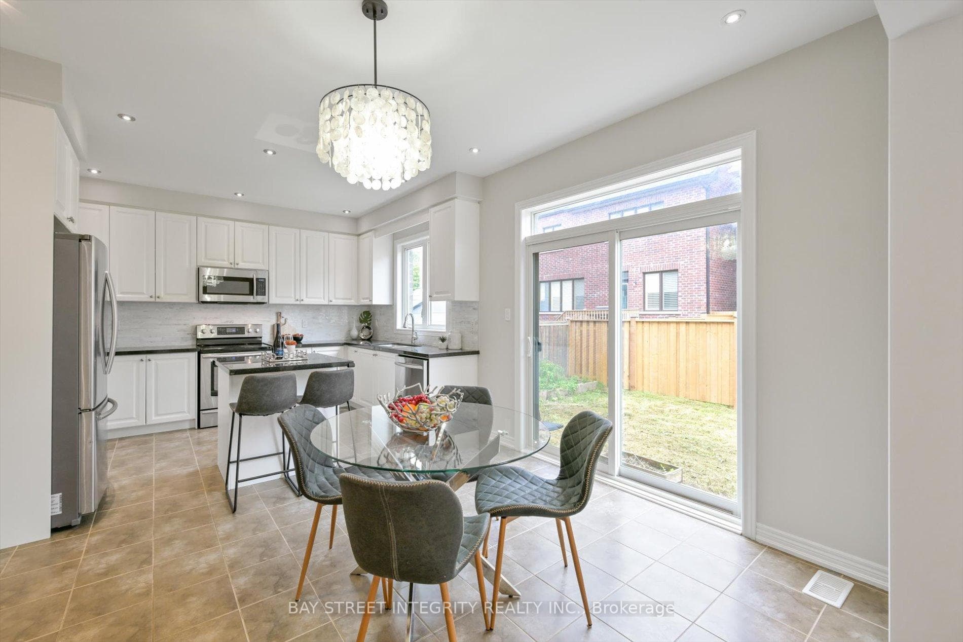 99 Greenspire Avenue photo 13