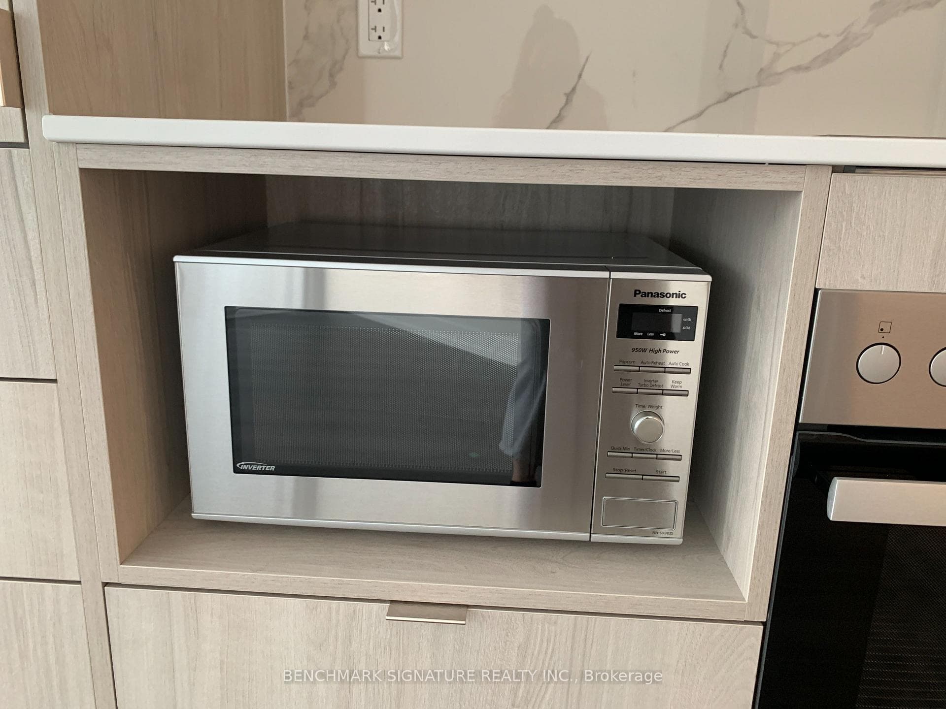 138 Downes Street Unit 5912 photo 15