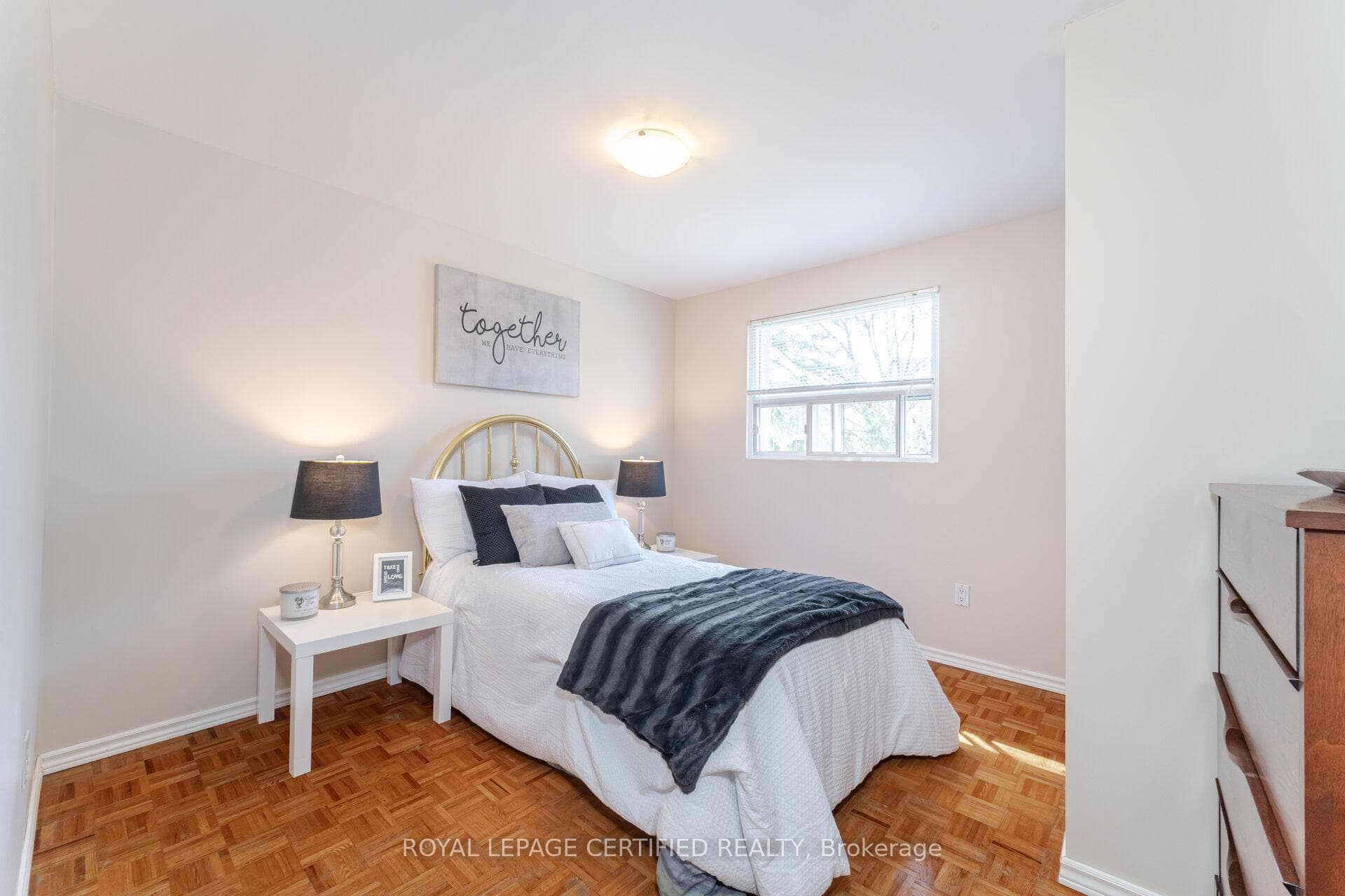 12 Grovetree Place photo 25