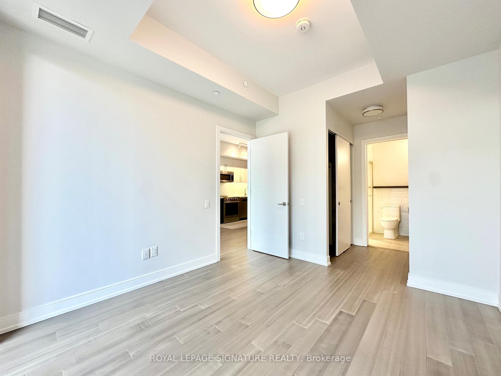 664 Spadina Avenue Unit 313 photo 17