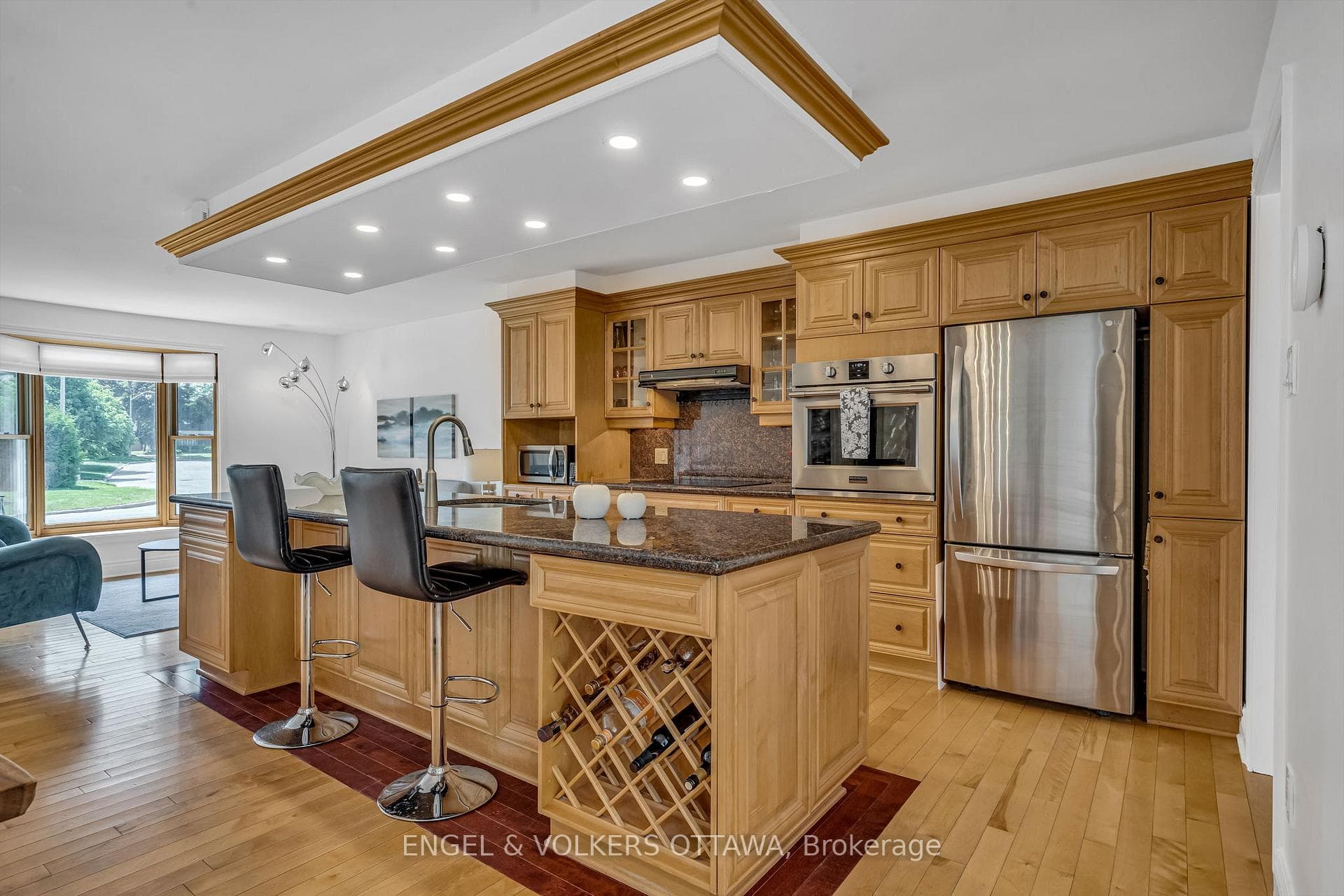 1369 FONTENAY Crescent photo 7