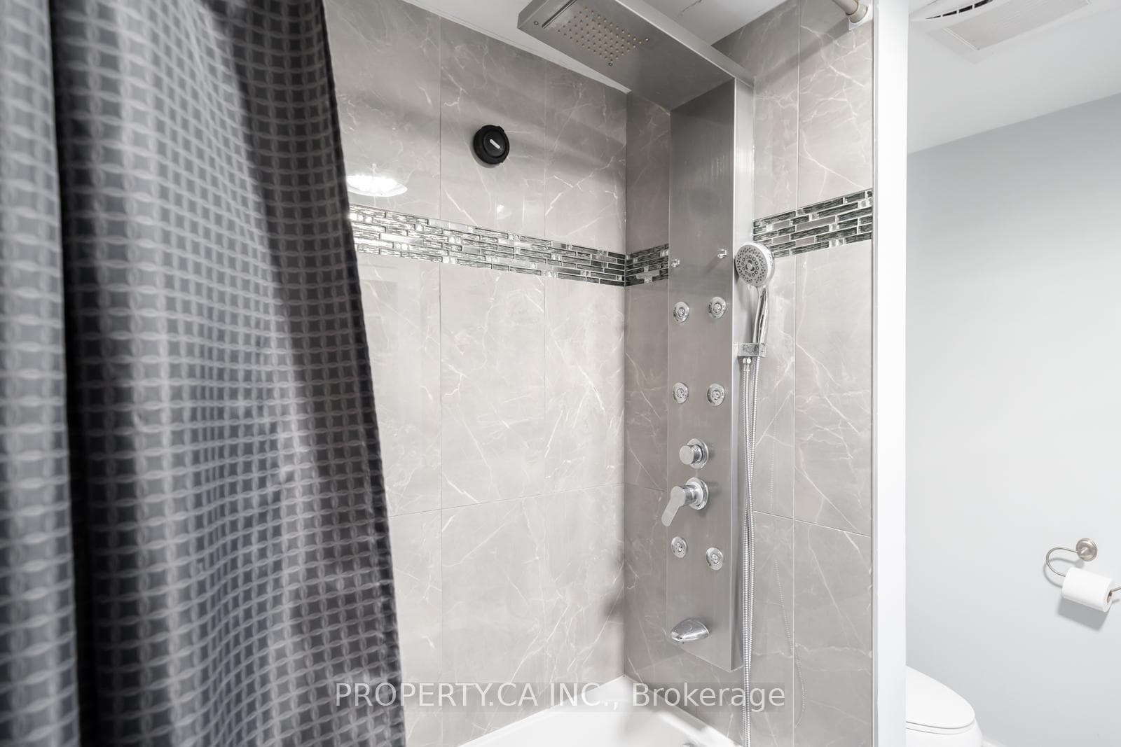 1100 Oxford Street Unit 29 photo 23