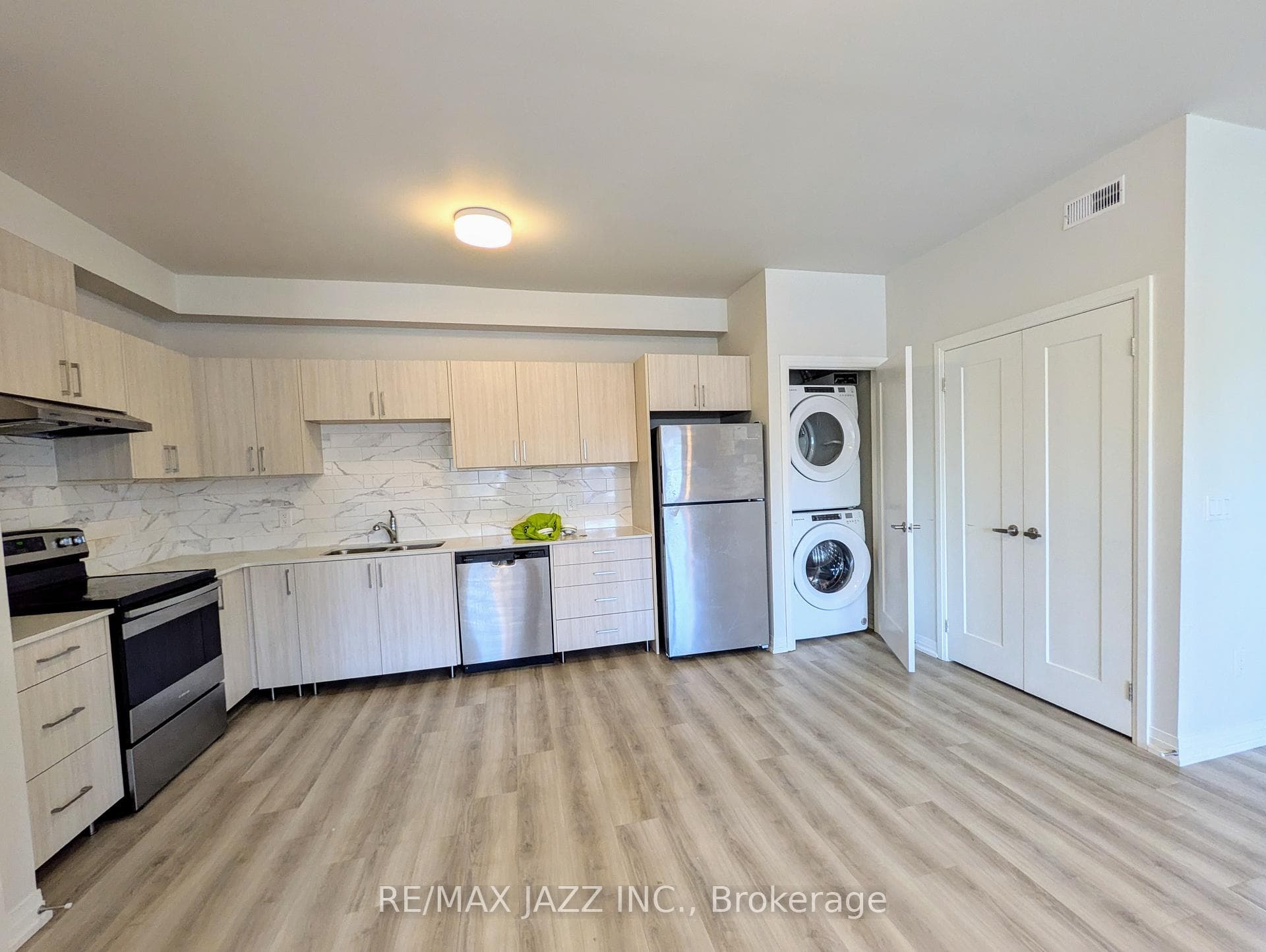 750 King Street Unit 202 photo 8