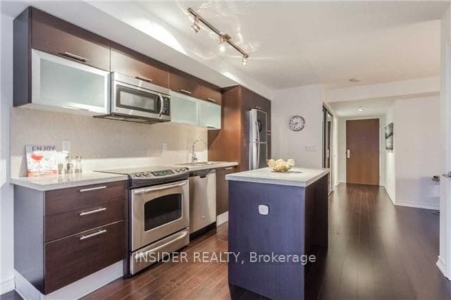 386 Yonge Street Unit 1803 photo 4