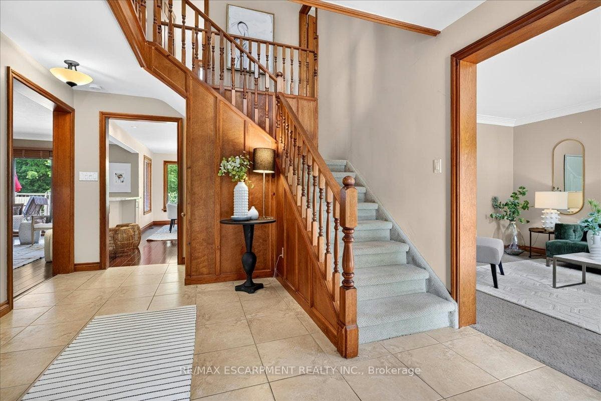 339 Kingsway Place photo 16