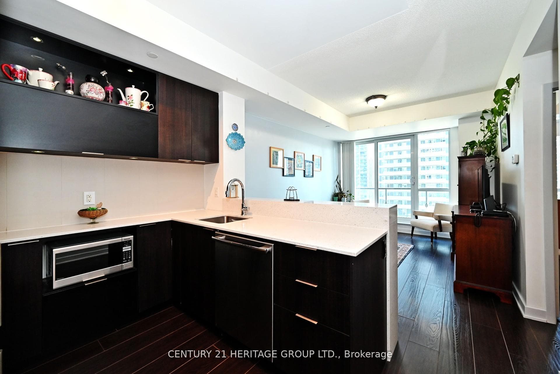 170 Sumach Street Unit 1201 photo 6