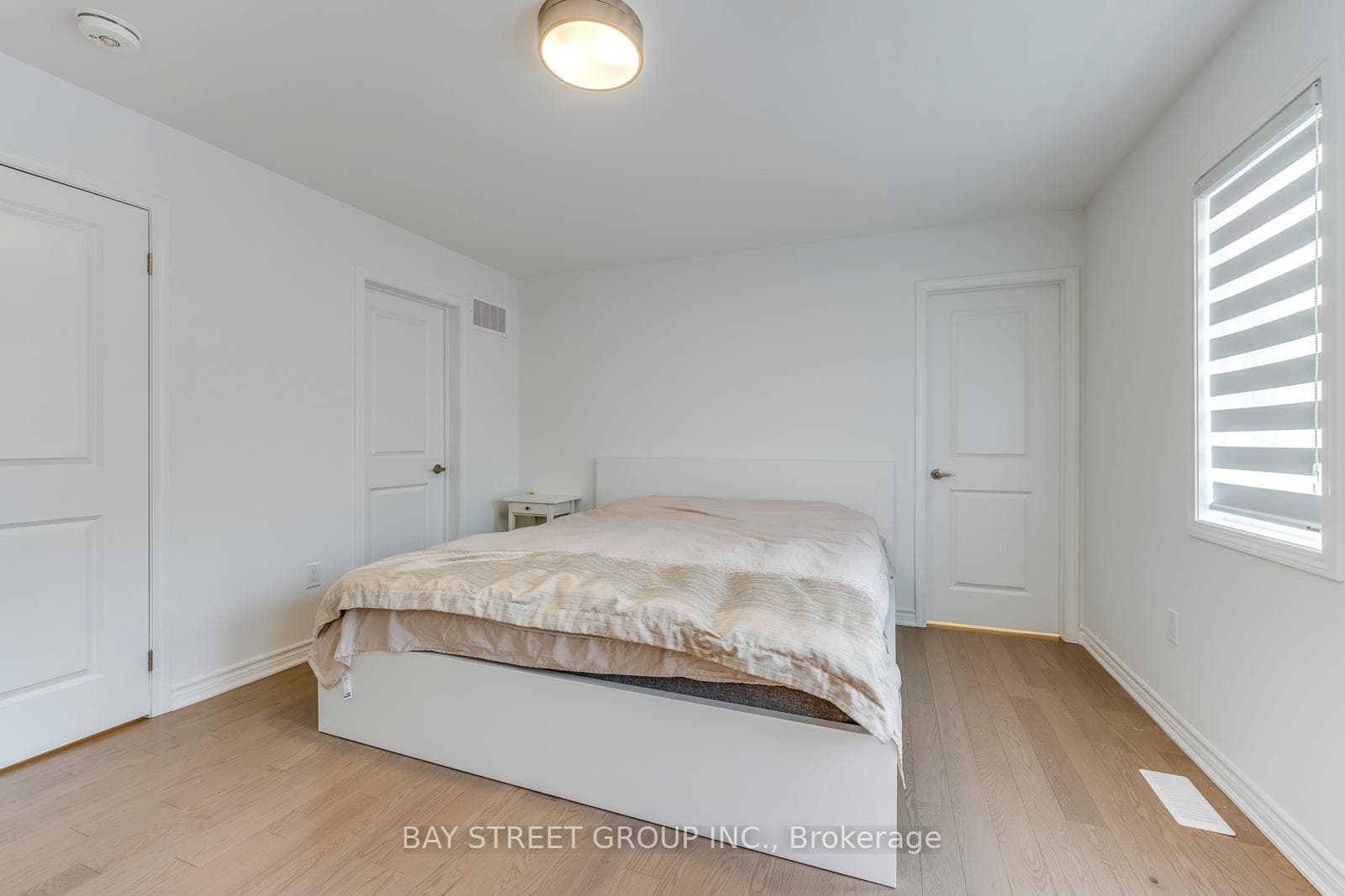 3040 Merrick Road photo 32