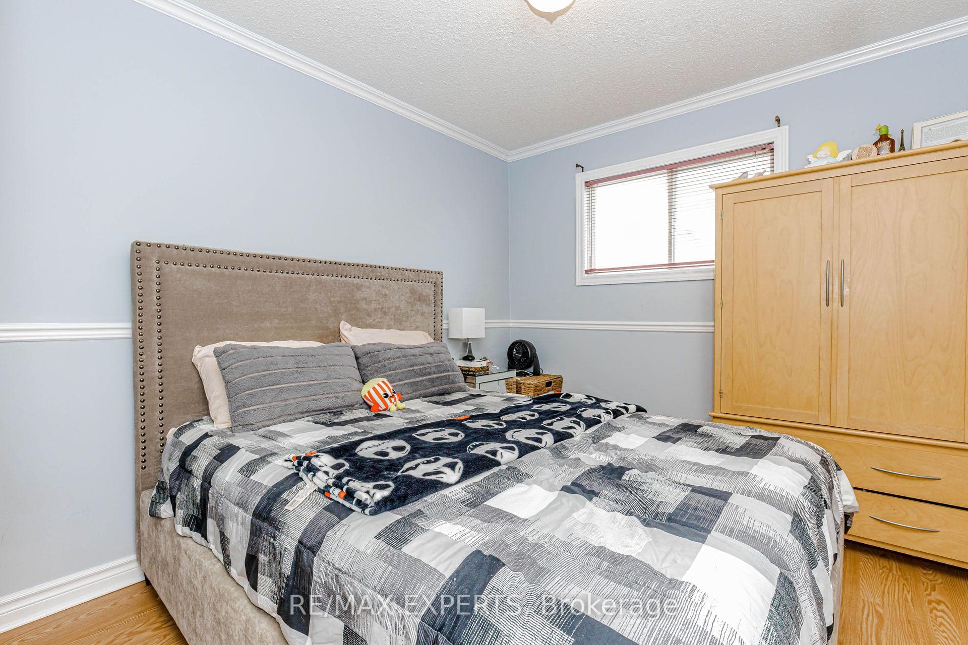 225 Kelso Crescent photo 21