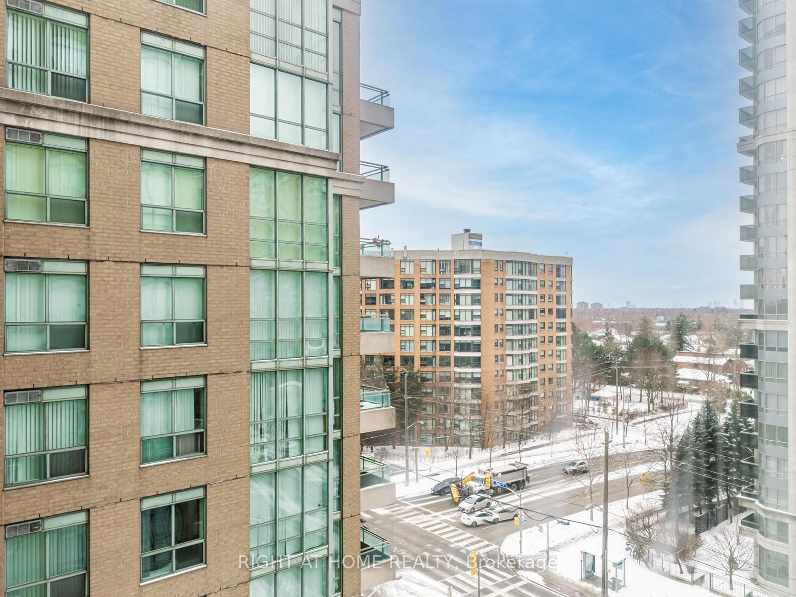 29 Pemberton Avenue Unit 908 photo 26