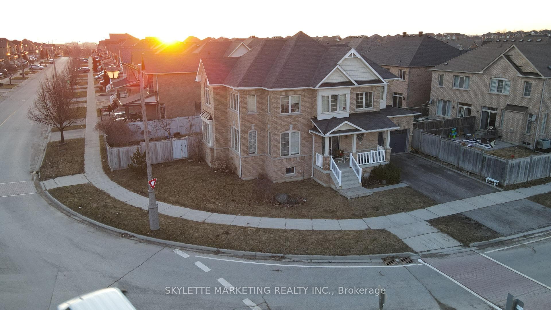 116 Yakefarm Boulevard photo 1