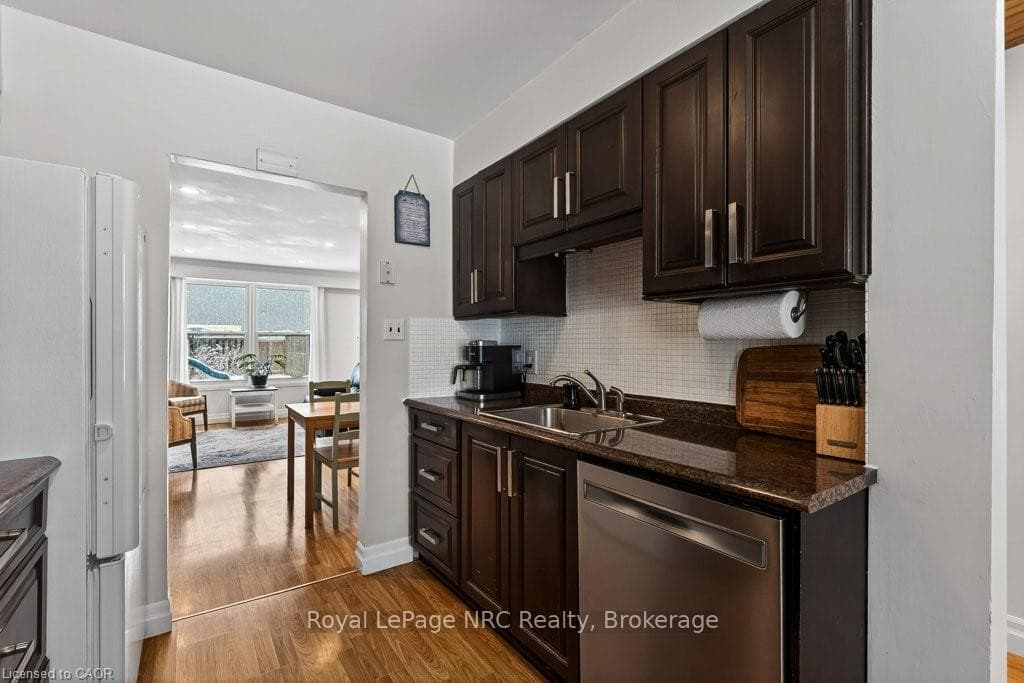 158 Dufferin Avenue photo 10