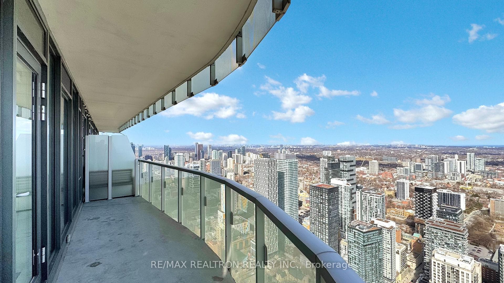 197 Yonge Street Unit 5905 photo 37