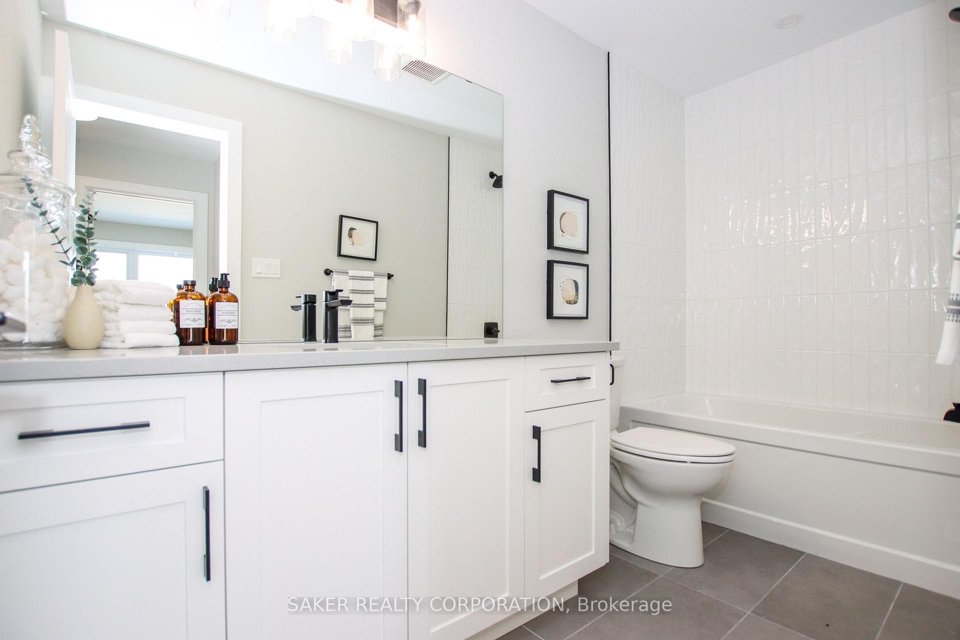 593 REGENT Street photo 14