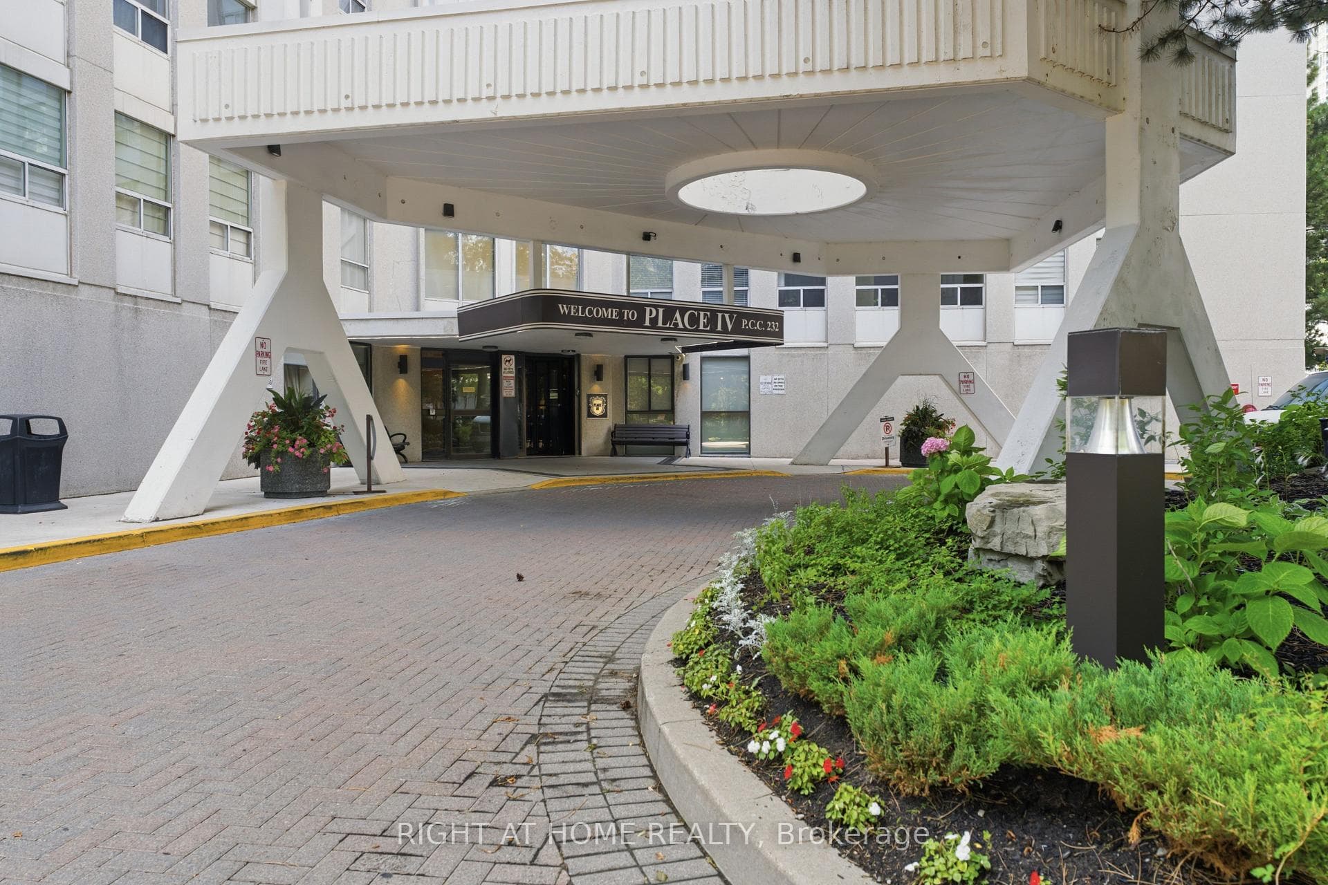 3650 Kaneff Crescent Unit 2507 photo 41