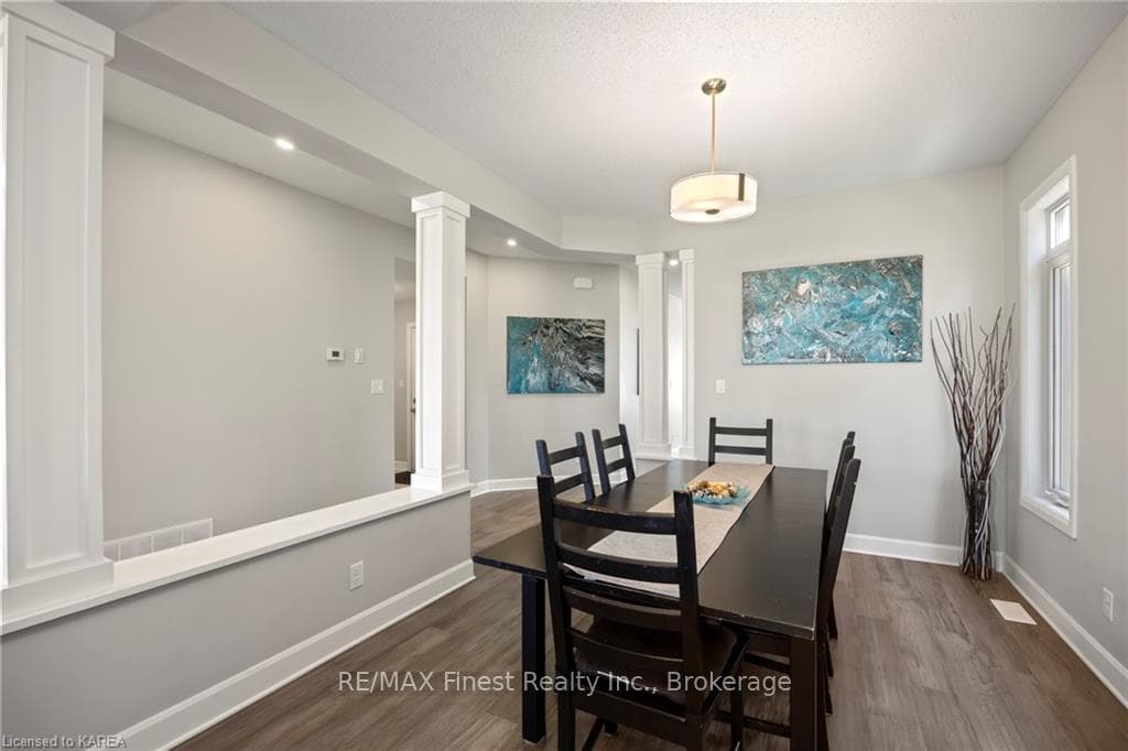 815 RIVERVIEW Way photo 10