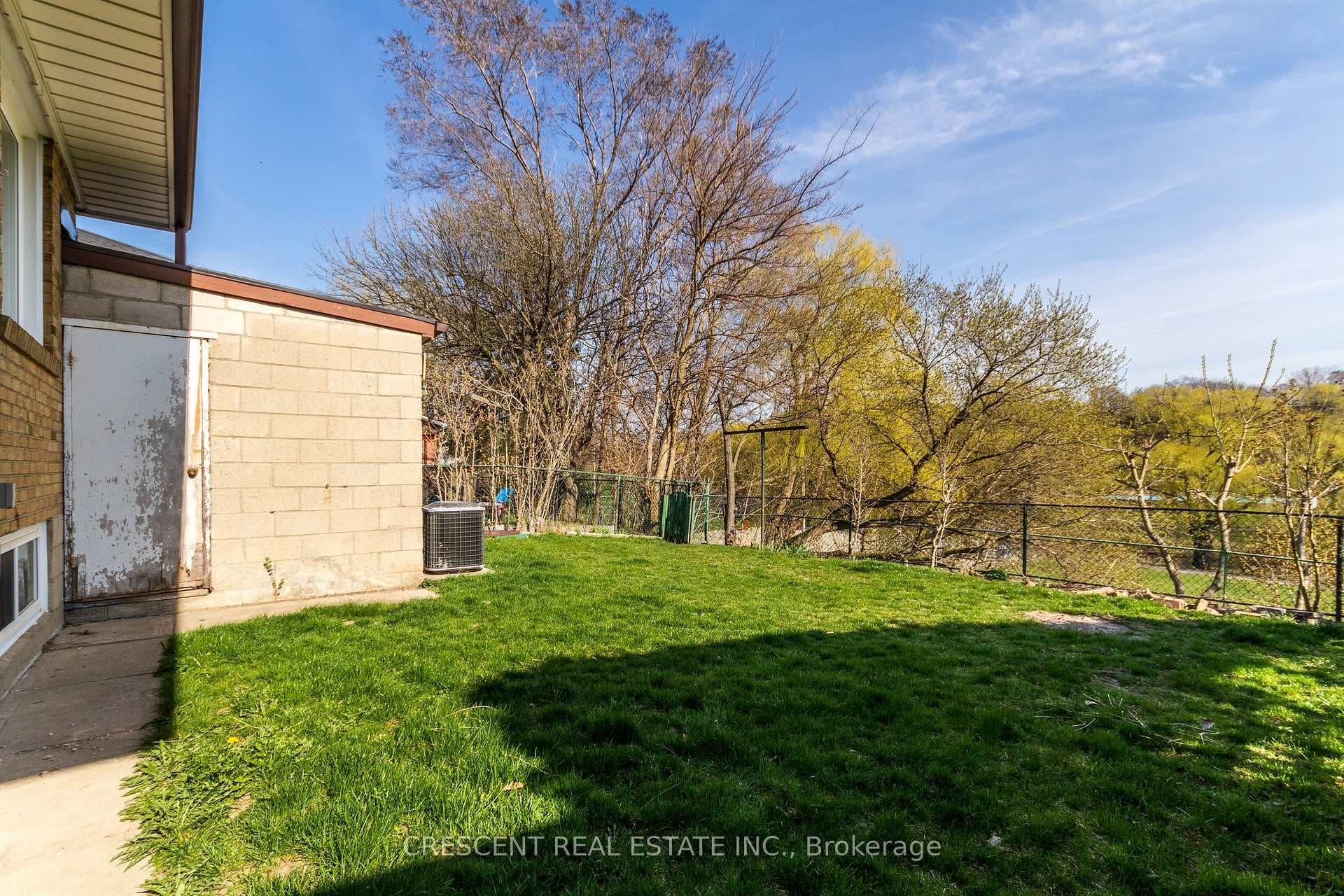 51 Black Creek Boulevard Unit Upper photo 31
