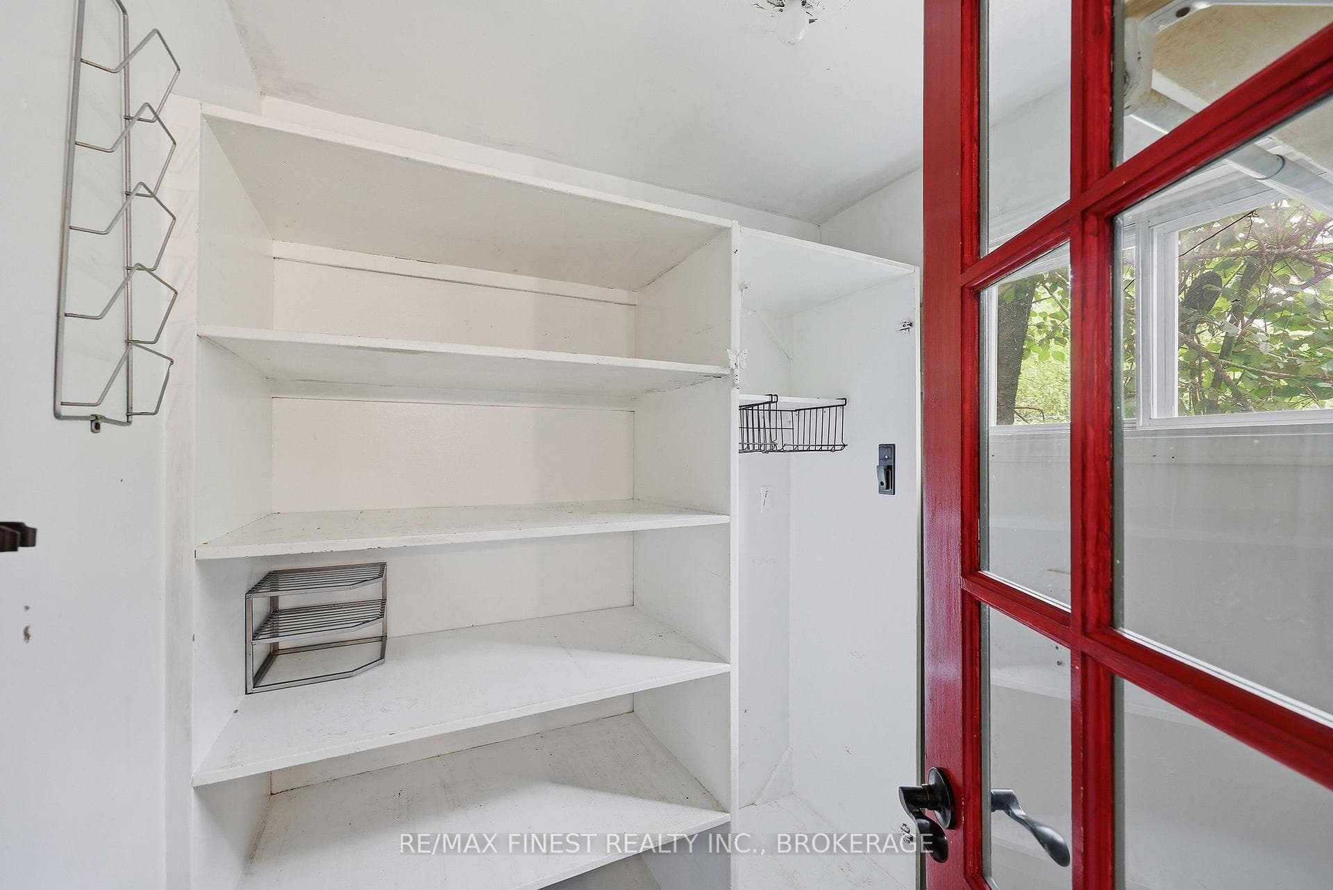 463 Victoria Street photo 21