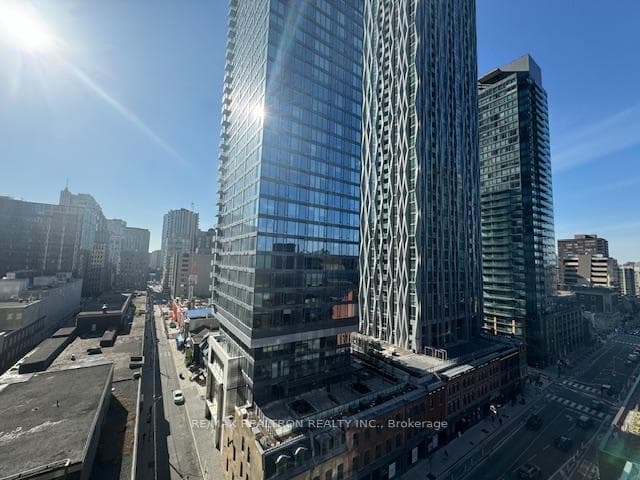 771 Yonge Street Unit 1101 photo 17