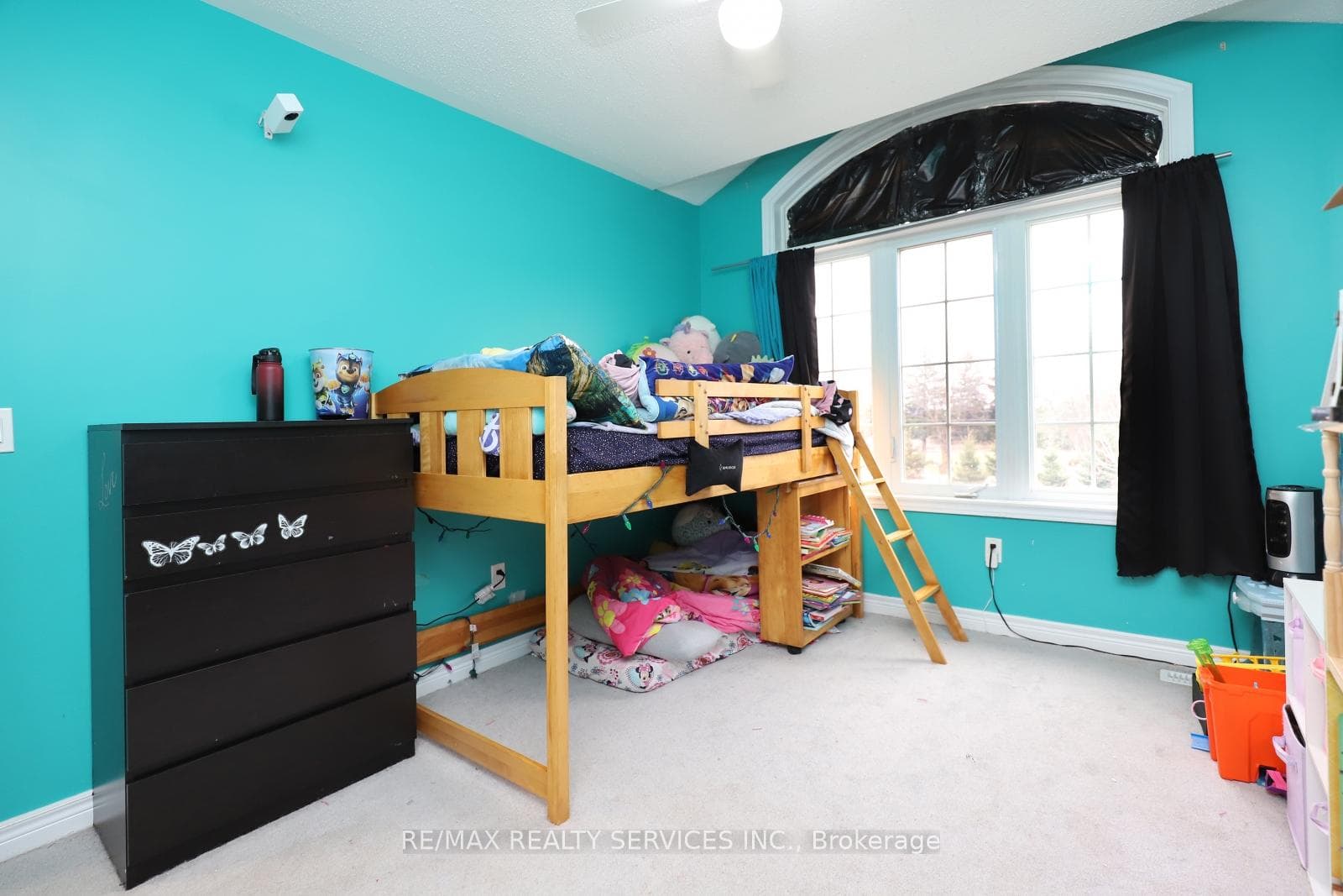 889 Cook Crescent photo 26