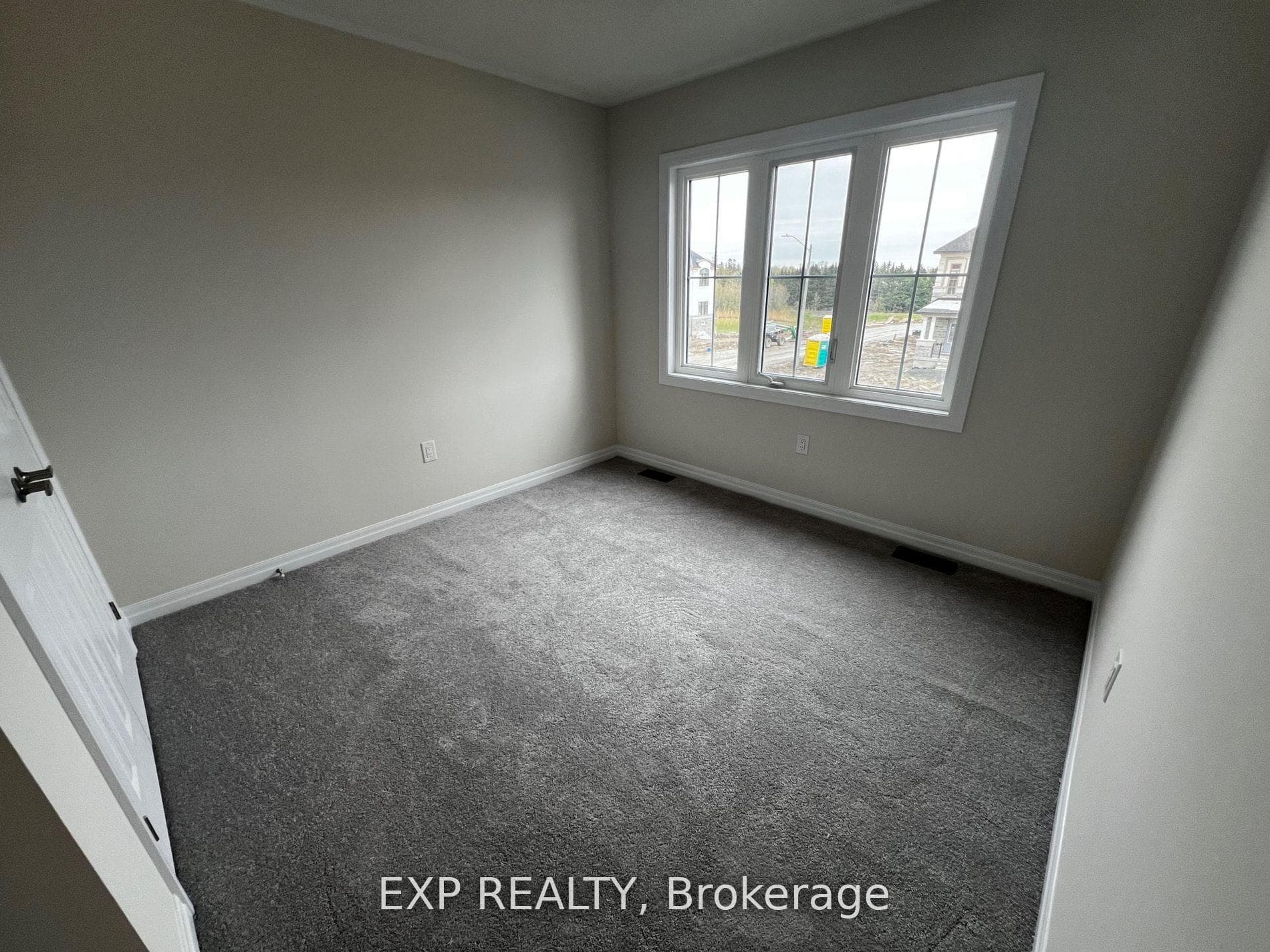 174 Flood Avenue photo 14
