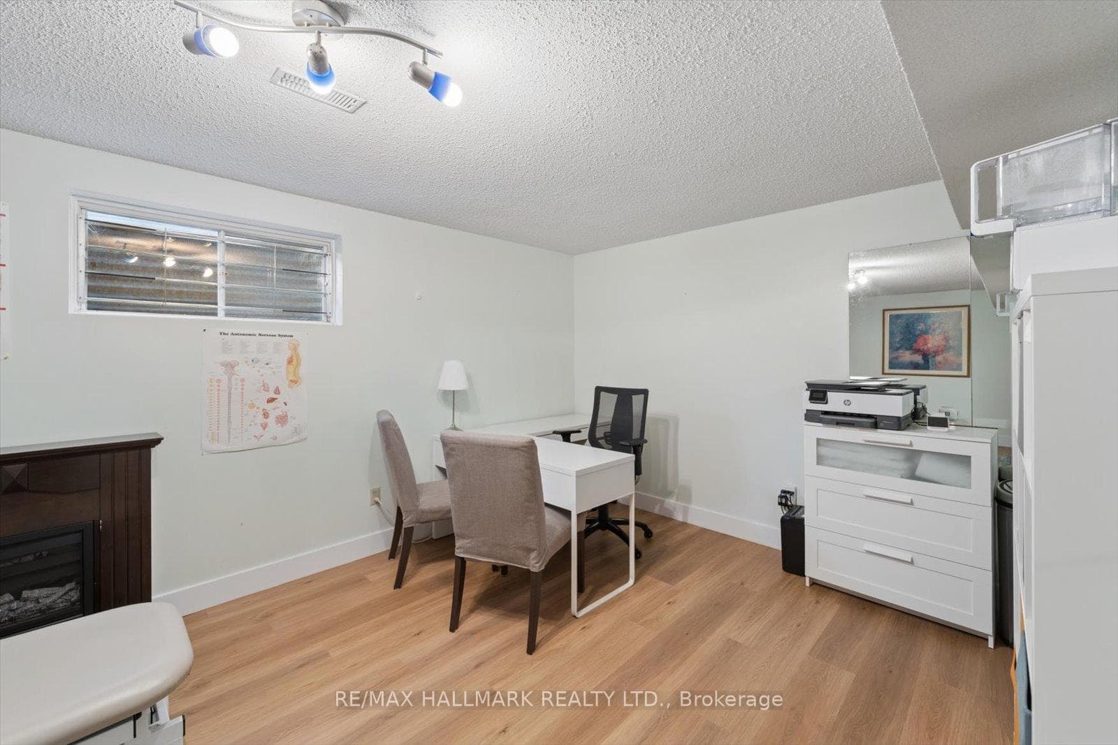 1156 Gloucester Square photo 41