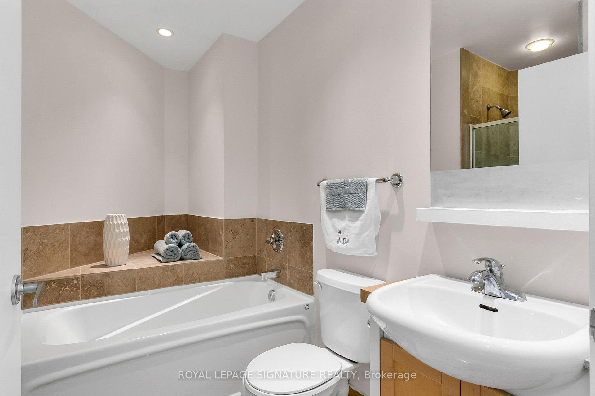 208 Queens Quay Unit 3107 photo 21