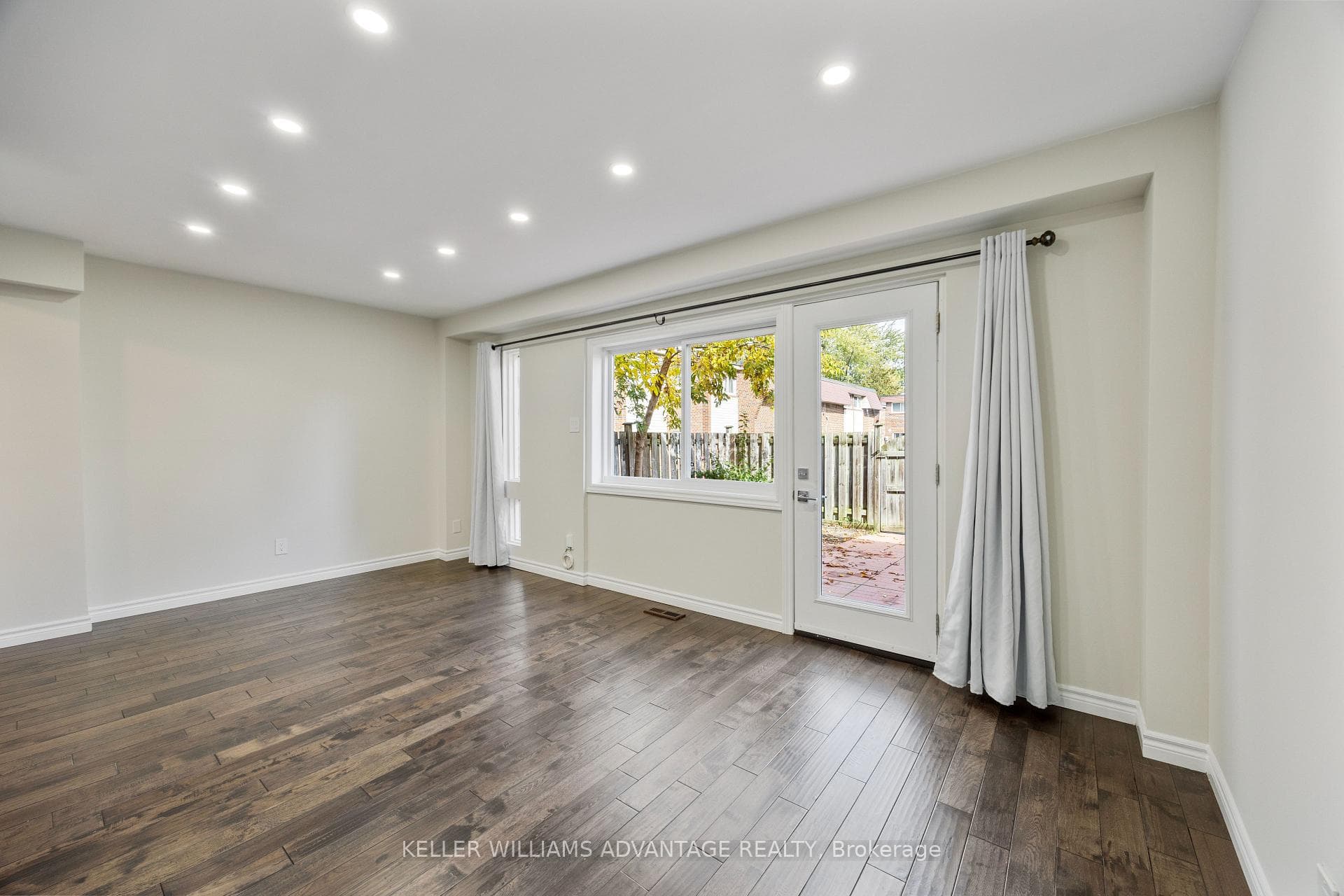 69 Godstone Road Unit 118 photo 16