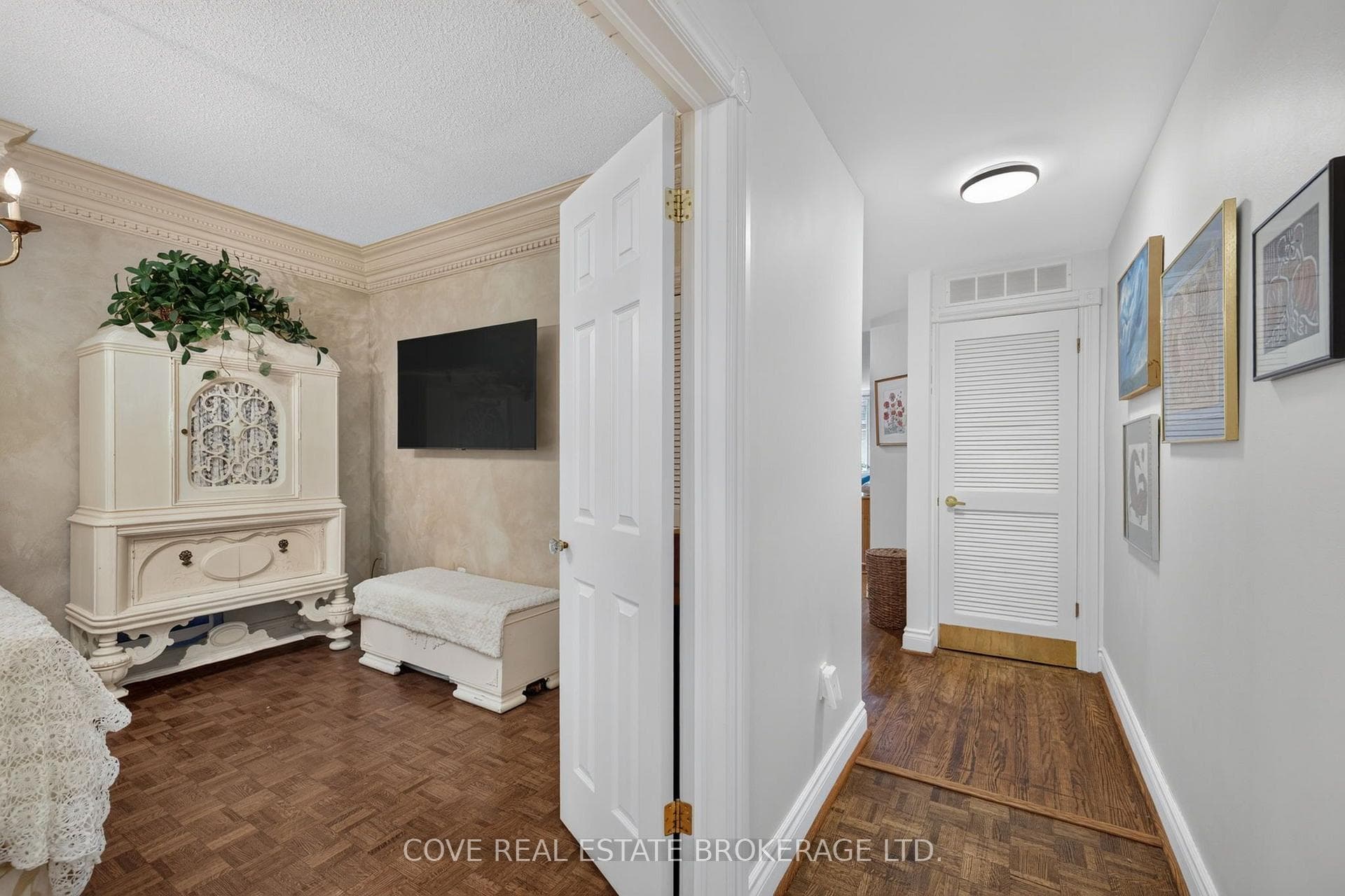 280 Queens Avenue Unit 104 photo 21
