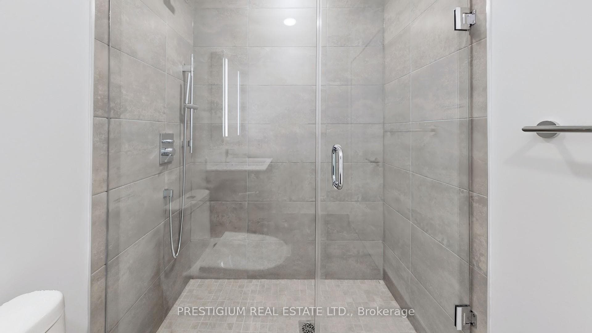 500 Dupont Street Unit 212 photo 11