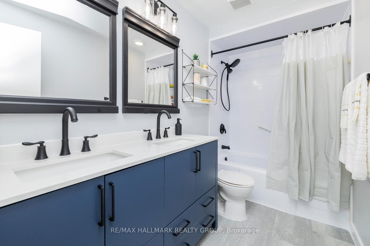 1729 Lamoureux Drive Unit C photo 20