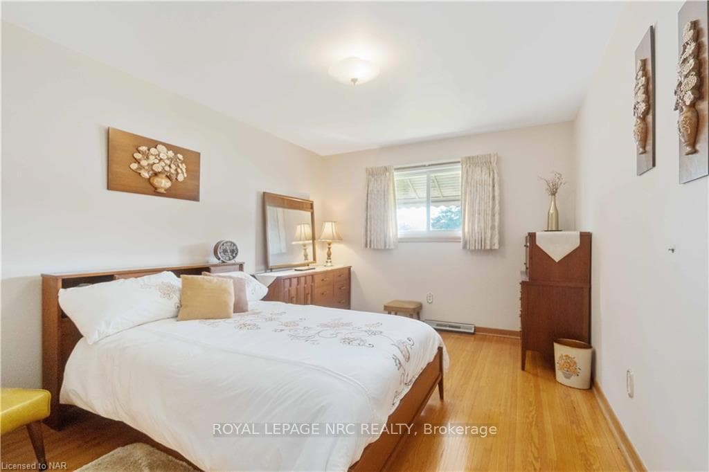 7151 DORCHESTER Road photo 24