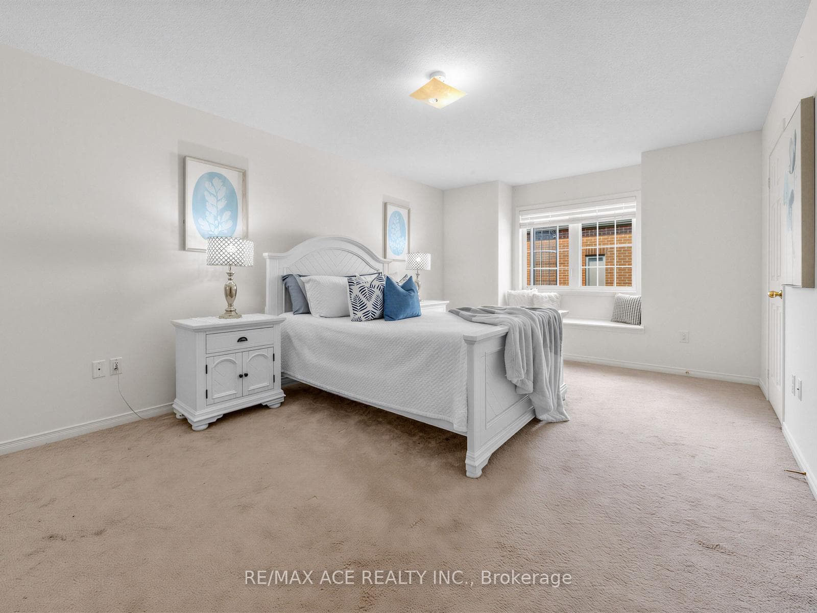 35 Turnerbury Avenue photo 22