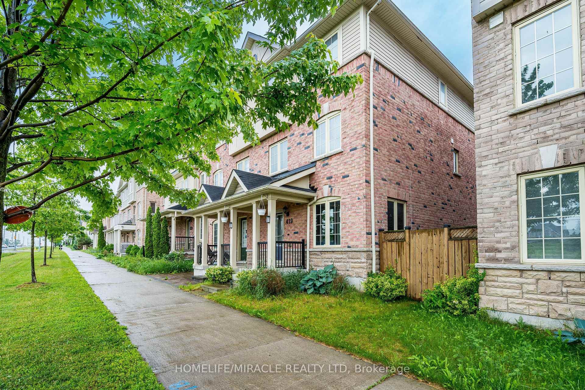 419 Rossland Road photo 50