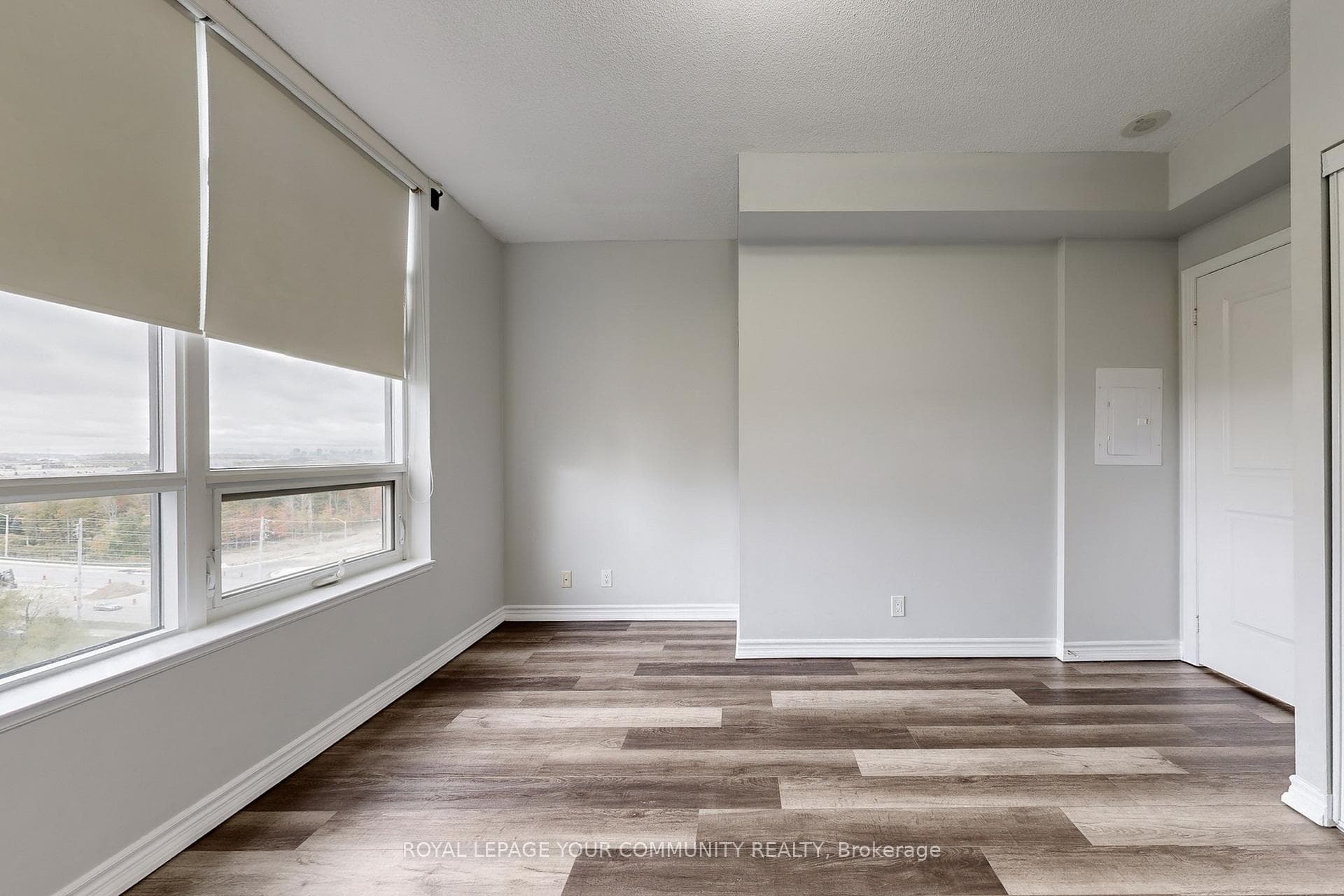 9225 Jane Street Unit 910 photo 25