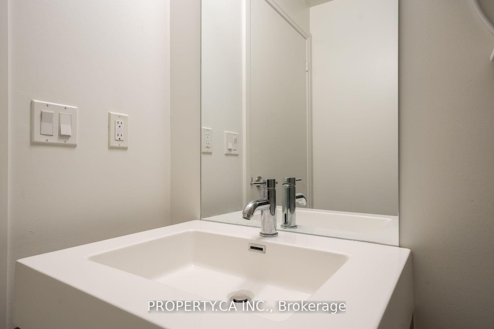 160 Vanderhoof Avenue Unit 601 photo 15