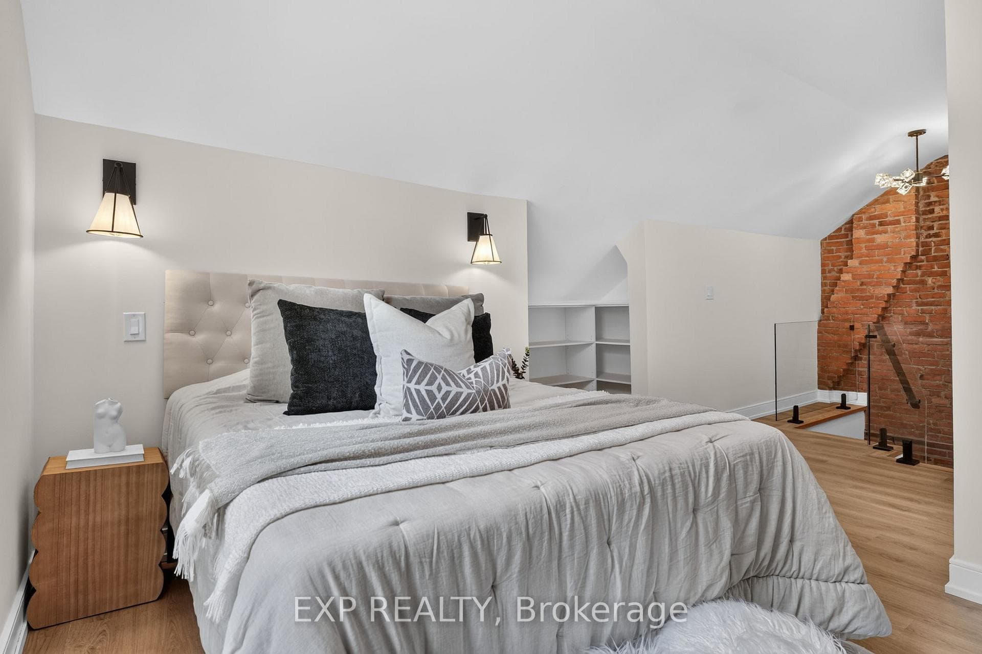 118 Cathcart Street photo 33