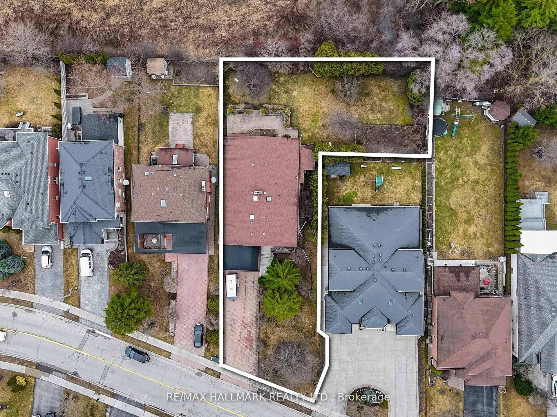 101 Leyburn Avenue photo 2