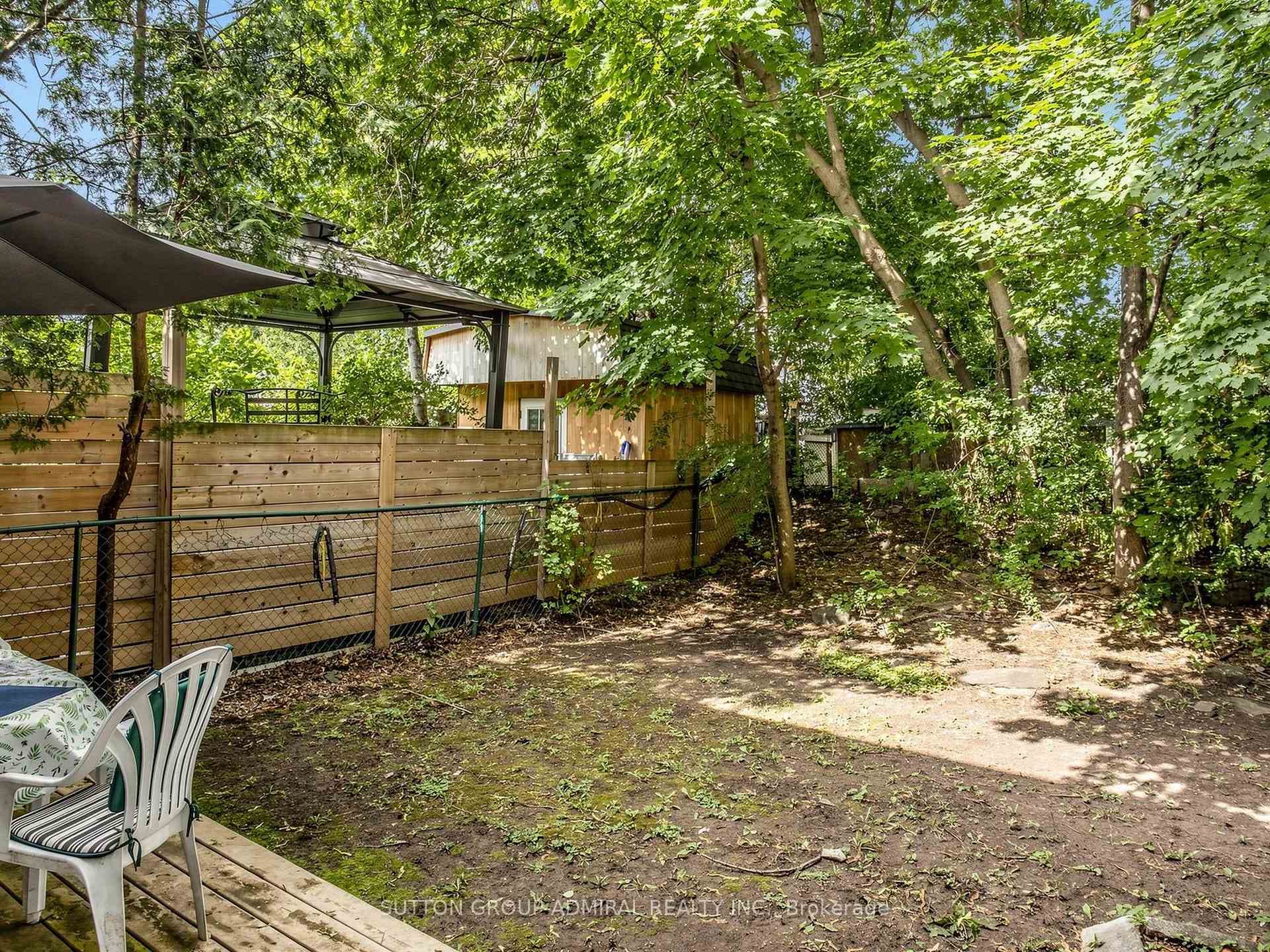 126 Chelmsford Avenue photo 22