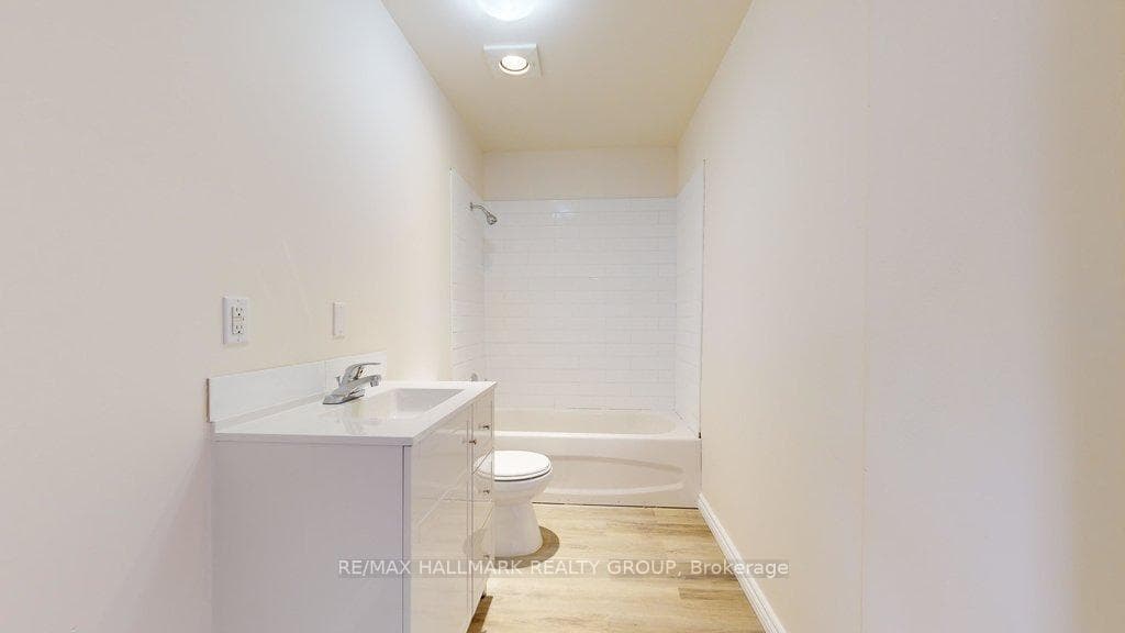 SDU BATH/LDRY 11.8x5.0
