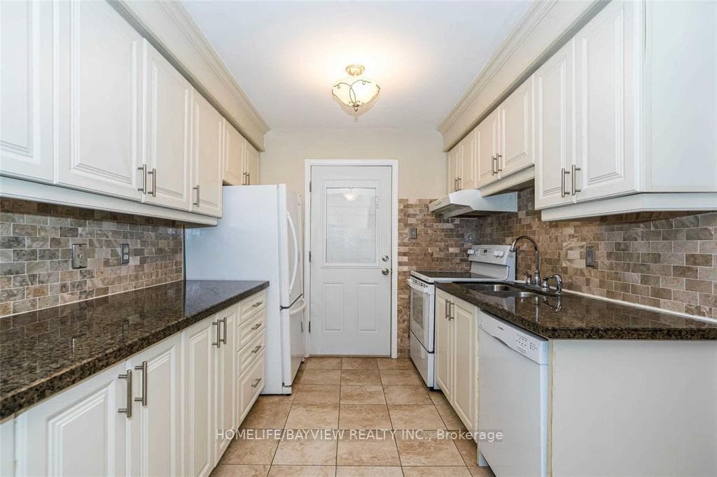 23 Bluesky Crescent Unit Upper L photo 5